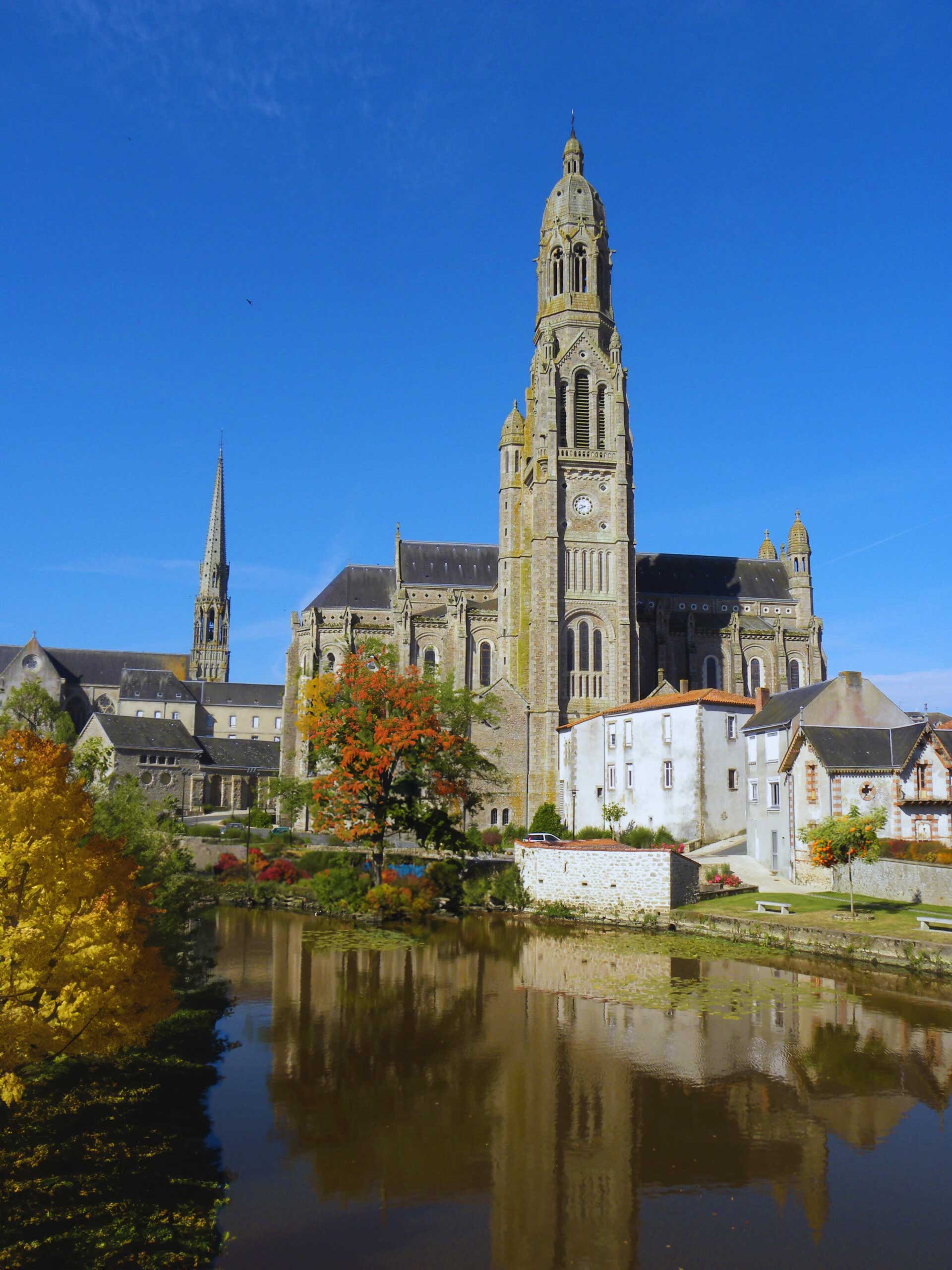 Basilique Saint Louis-Marie Grignion de Montfort